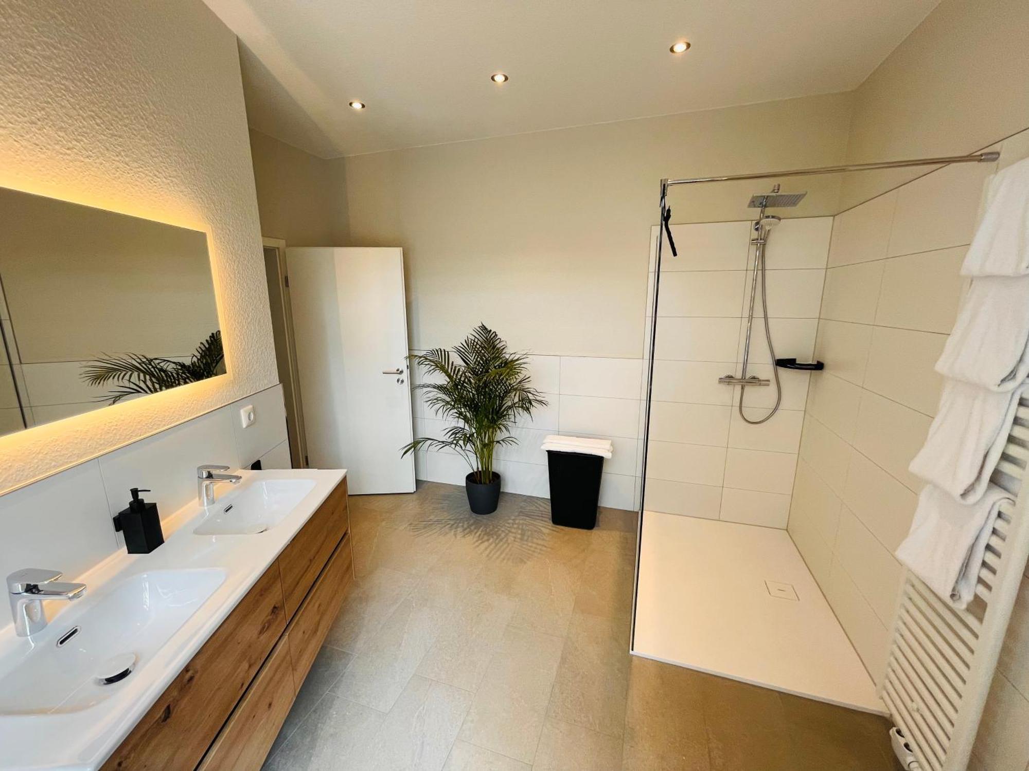 Cozy, Neue 3 Zimmer Ferienwohnung Goslar Altstadt Bagian luar foto
